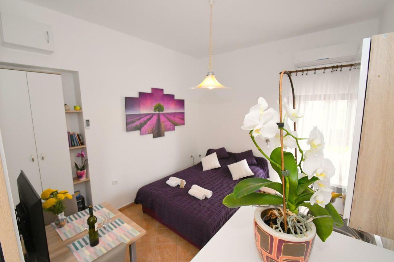Studio Apartman Kris Marinici  Eksteriør billede